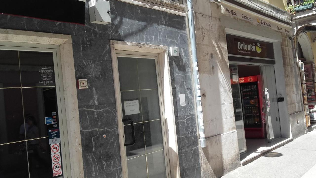 Pula Center Old Town Apartments And Rooms エクステリア 写真