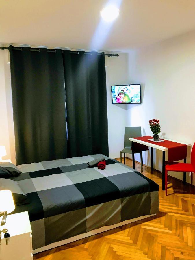Pula Center Old Town Apartments And Rooms エクステリア 写真