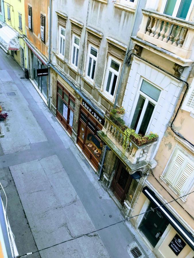 Pula Center Old Town Apartments And Rooms エクステリア 写真