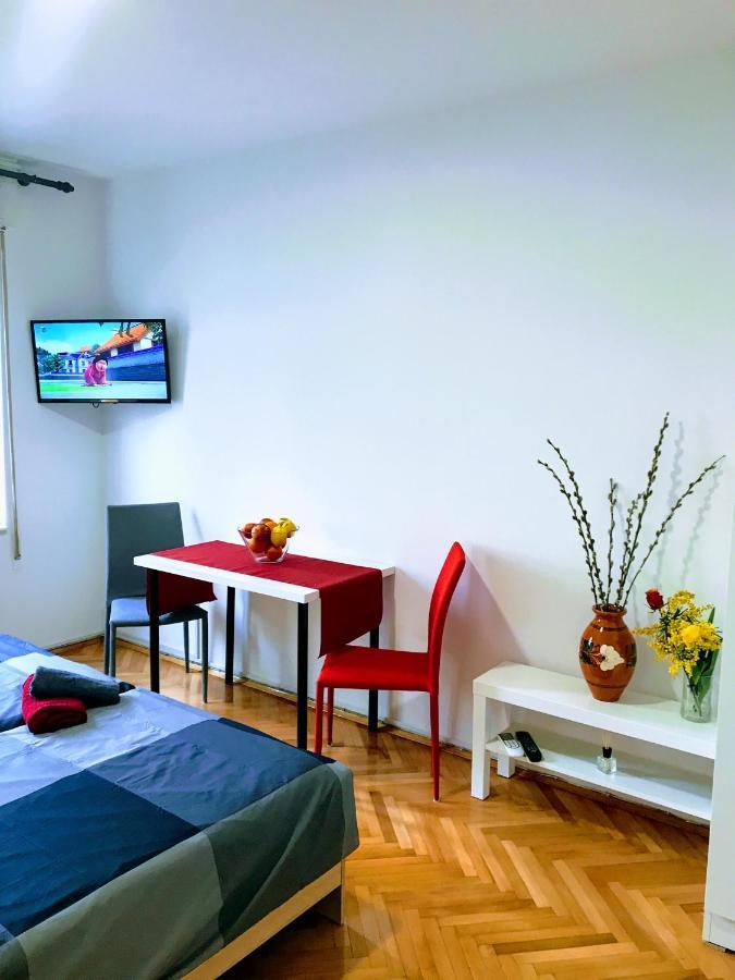 Pula Center Old Town Apartments And Rooms エクステリア 写真