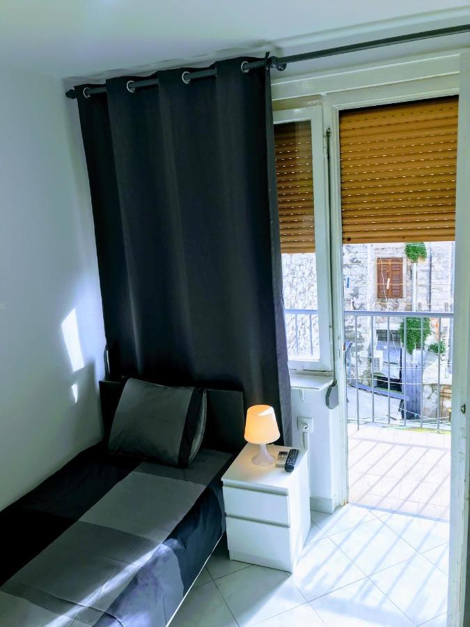 Pula Center Old Town Apartments And Rooms エクステリア 写真